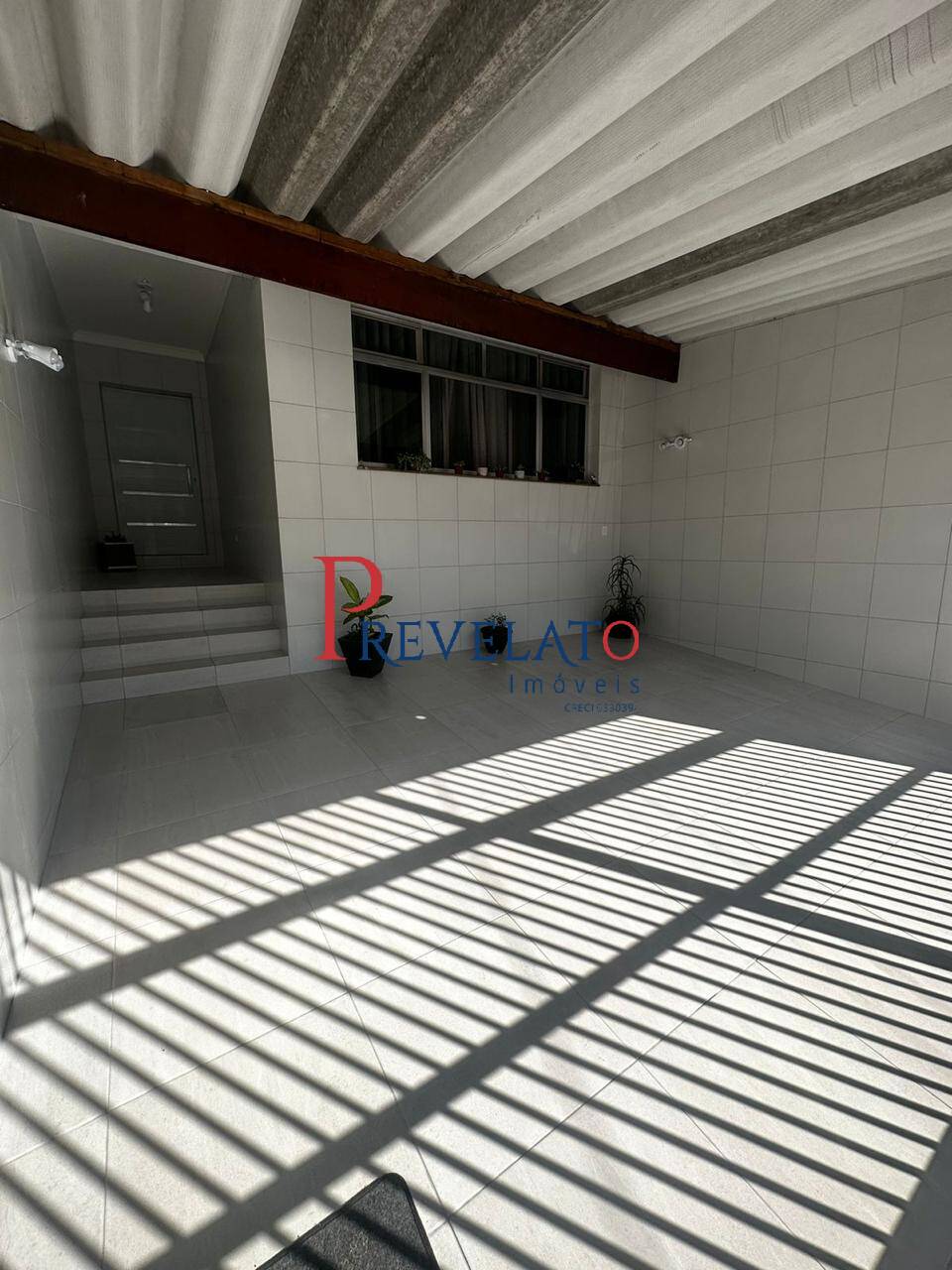 Sobrado à venda com 3 quartos, 180m² - Foto 1