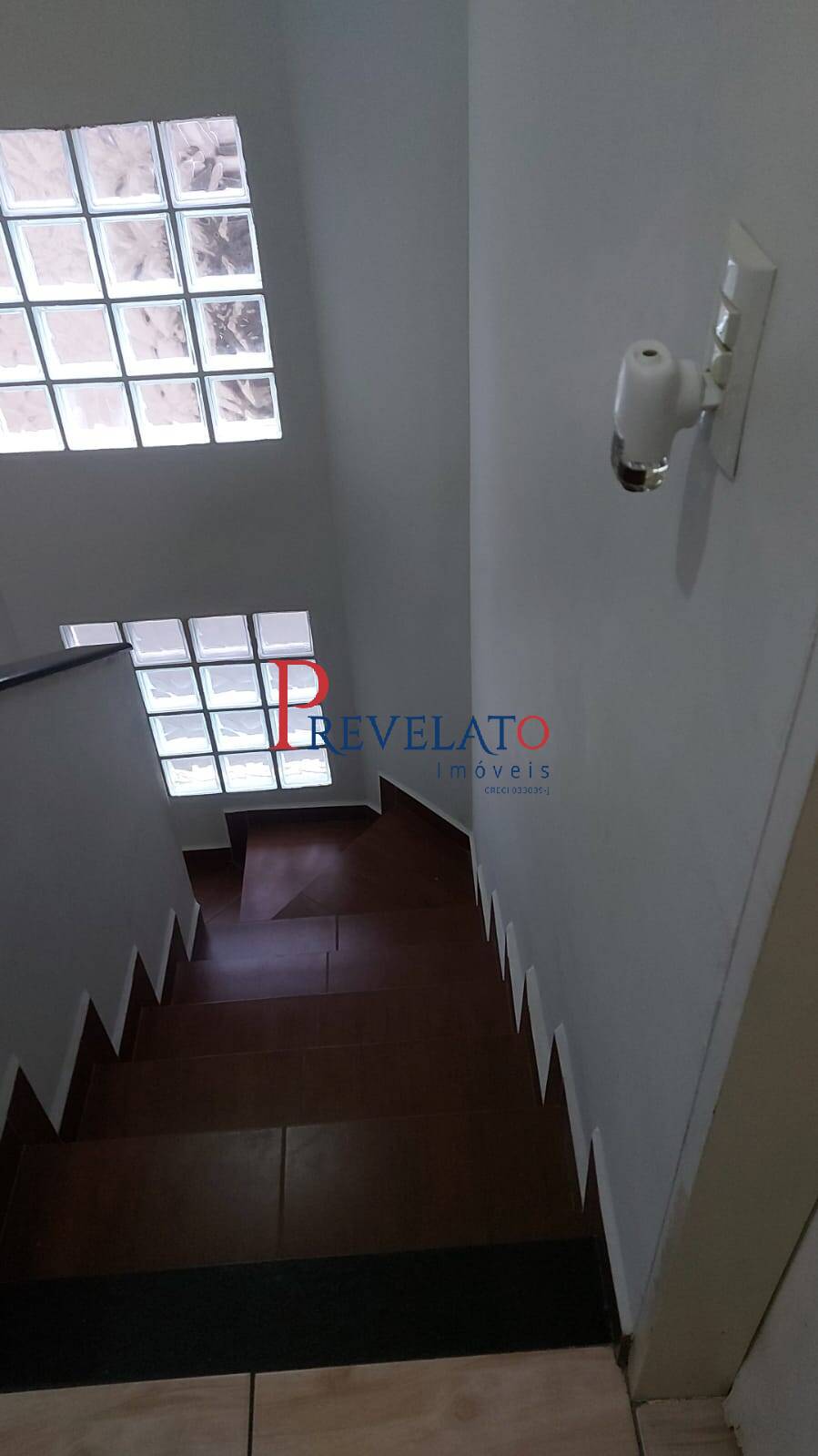 Sobrado à venda com 5 quartos, 200m² - Foto 11